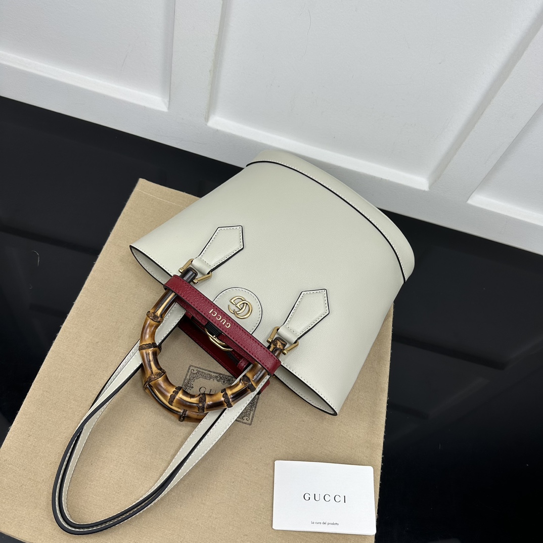 Gucci Shopping Bags